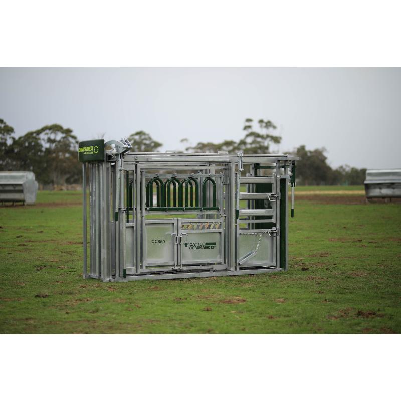 Commander Agriculture CC850 Cattle Crush side view