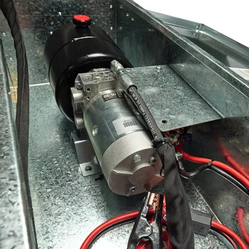 Waldos Bull Buster Hydraulic Cattle Dehorner close shot of the motor