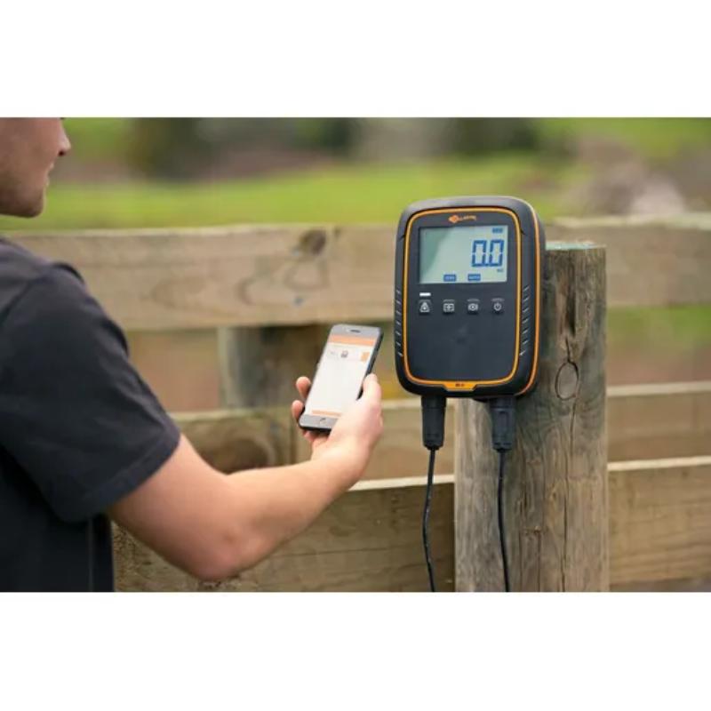 Gallagher W-0 Weigh Scale for Livestock in action