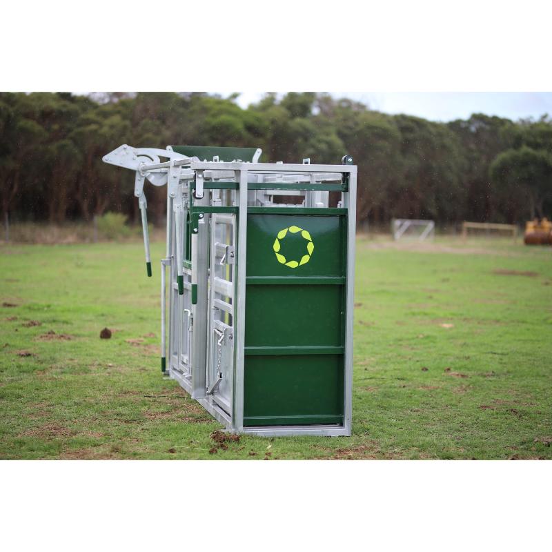 Commander Agriculture CC850 Cattle Crush back view