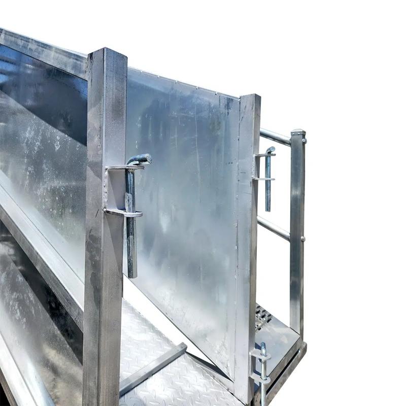 Sheep Loading Ramp with Manway front ramp view