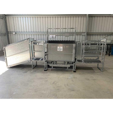 Kurraglen Ezy Clamp Sheep Handler with draf gates