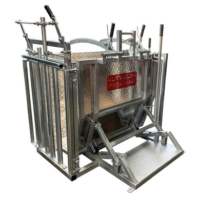 Farmhand Plus Sheep & Goat Handler gate closed